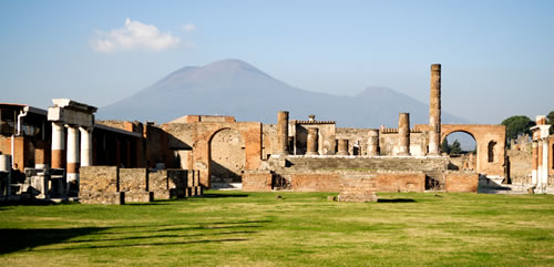 Pompeii ruins and vesuvius